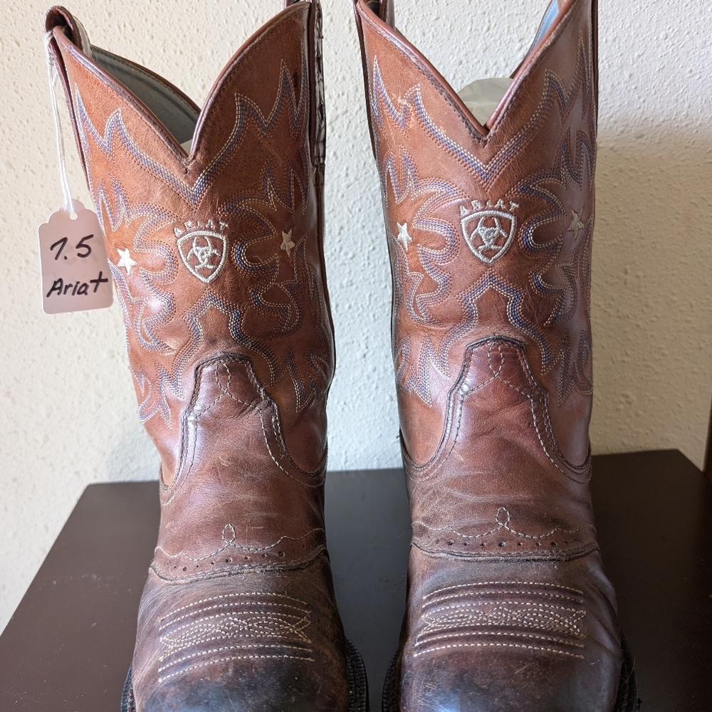 Ariat Chestnut Cowboy Boots with Embroidery